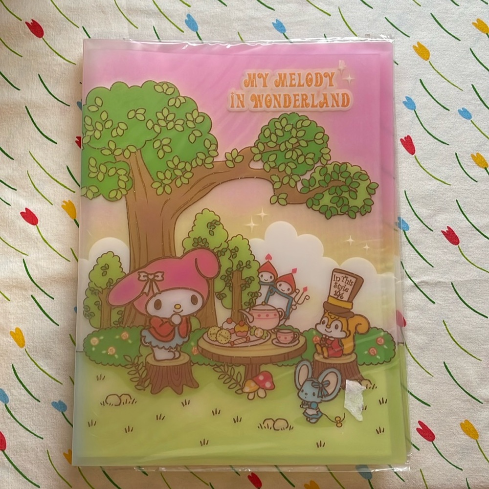 Vintage Sanrio MY MELODY IN WONDERLAND - sleeve binder 2005